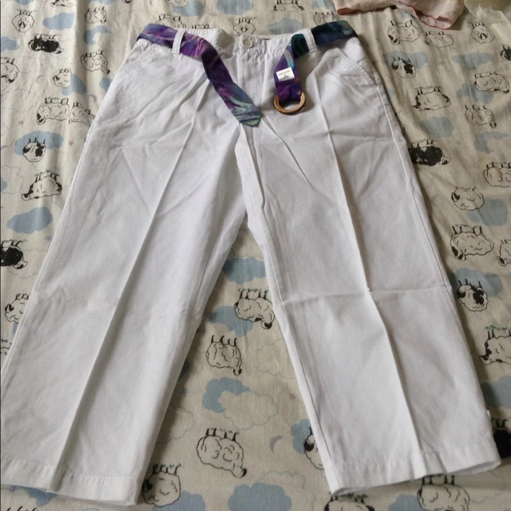 Sunset Cove White Capris Pants